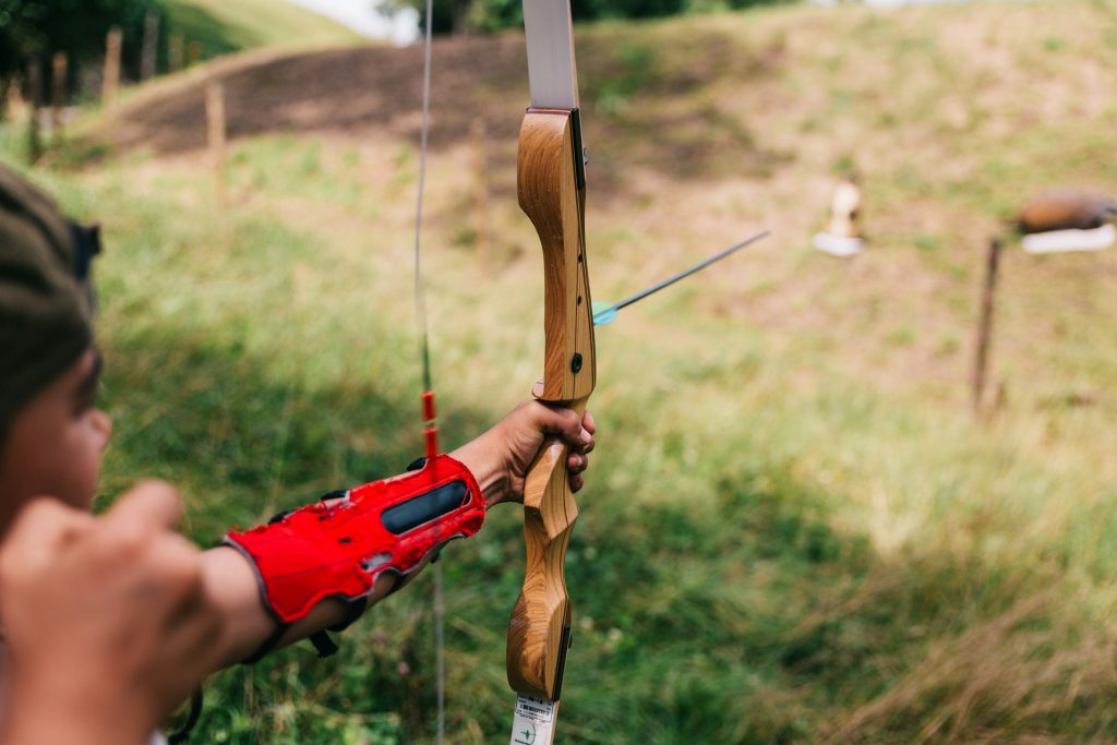 How Do You Adjust the Windage and Elevation on a Crossbow Scope?